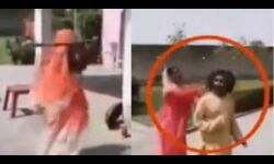 VIDEO: योगी राज में महिलाओं से छेड़खानी करता था मंदिर का पुजारी, महिलाओं ने दौड़ा-दौड़ा कर पीटा