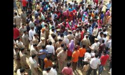 योगी राज: फिर दहल उठा उत्तर प्रदेश, मेरठ में छह वर्षीय बच्ची से रेप के बाद हत्या, आक्रोशित जनता हंगामा योगी राज: फिर दहल उठा उत्तर प्रदेश, मेरठ में छह वर्षीय बच्ची से रेप के बाद हत्या, आक्रोशित जनता हंगामा