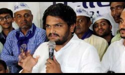 हार्दिक पटेल का भाजपा पर करारा हमला, कहा- मनमोहन सिंह को चूड़ियाँ भेजने वाली स्मृति ईरानी इस बार पीएम मोदी को क्या भेजेंगी