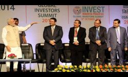 मोदी का उद्योगपतियों से प्रेम- 17 लाख करोड़ बकाया टैक्स माफ़ किया, 15 लाख करोड़ किसानों का कर्ज़ माफी नहीं