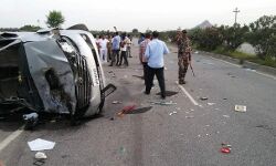 अभी-अभी: पूर्व मुख्यमंत्री के बेटे की सडक हादसे मौत, पसरा मातम अभी-अभी: पूर्व मुख्यमंत्री के बेटे की सडक हादसे मौत, पसरा मातम