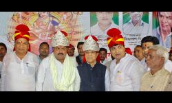 उत्तर प्रदेश: धूम धाम से मनाया गया वरिष्ठ समाजवादी नेता किरणमय नंदा का जन्मदिन उत्तर प्रदेश: धूम धाम से मनाया गया वरिष्ठ समाजवादी नेता किरणमय नंदा का जन्मदिन