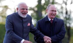 बड़ी खबर: पुतिन के साथ अनौपचारिक शिखर वार्ता के लिए सोची पहुंचे मोदी, जानिए क्यों खास है यह मुलाकात