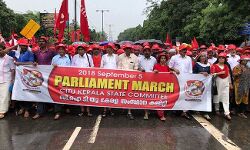 आज दिल्ली के रामलीला मैदान में मोदी सरकार के खिलाफ हल्ला बोल, देश भर के किसान-मजदूरों का संसद मार्च