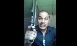 इलाहबाद के युवक ने अभिनेता एजाज खान को खुले आम दी जान से मारने की धमकी – देखे वीडियो