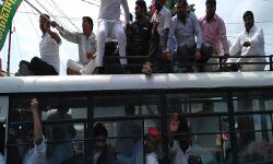 योगीराज: अखिलेश से सहम गई योगी सरकार, औरैया जा रहे सपा अध्यक्ष अखिलेश को गिरफ्तार किया !