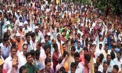 योगीराज: राज्य व्यापी होता शिक्षामित्रों  का आंदोलन, वाराणसी में पीएम संसदीय कार्यालय जाने से रोका: पढ़ें पूरी खबर