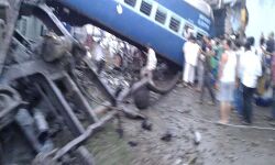 अभी-अभी: उत्तर प्रदेश में उत्कल एक्सप्रेस दुर्घटनाग्रस्त होने से छह की मौत, दर्जनों घायल!