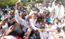 कृषि कानून : राजघाट पर प्रदर्शन कर रहे दिल्ली कांग्रेस अध्यक्ष अनिल चौधरी हिरासत में