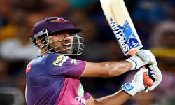 अंपायर से मजाक धौनी को पड़ा भारी, आचार संहिता उल्लंघन के लिये रेफरी ने फटकारा अंपायर से मजाक धौनी को पड़ा भारी, आचार संहिता उल्लंघन के लिये रेफरी ने फटकारा