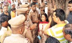 योगीराज:भाजपा नेता की साम्प्रदायिक तनाव फ़ैलाने की कोशिश के बाद दो समुदाय भिड़े!