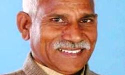 योगी राज: सुरक्षित नहीं भाजपा की महिला कार्यकर्ता, भाजपा ज़िलाध्यक्ष ने की अश्लील हरकत: पढ़ें पूरी खबर