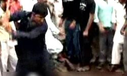 महाराष्ट्र में मॉब लीनचिंग, बच्चा चोरी के शक में पांच लोगों की पिट-पीटकर हत्या, 15 गिरफ्तार