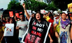 मॉब लिंचिंग पर सुप्रीम कोर्ट की सख्त टिप्पणी, कहा- गोरक्षा के नाम पर नहीं होनी चाहिए हिंसा, सरकार रोके हिंसा