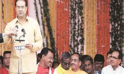 योगी के इस मंत्री ने फिर दिया विवादित बयान, कहा- मदरसे के आलिमों और छात्रों को पहनाना चाहते हैं भगवा ड्रेस योगी के इस मंत्री ने फिर दिया विवादित बयान, कहा- मदरसे के आलिमों और छात्रों को पहनाना चाहते हैं भगवा ड्रेस