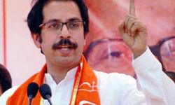 सहयोगी शिवसेना का भाजपा पर कड़ा प्रहार,कहा- चुनाव क्यों करवाते हो, सीधे दिल्ली से CM नियुक्त कर दो! भाजपा के उड़े होश सहयोगी शिवसेना का भाजपा पर कड़ा प्रहार,कहा- चुनाव क्यों करवाते हो, सीधे दिल्ली से CM नियुक्त कर दो! भाजपा के उड़े होश