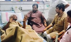 सीपीआई के राष्ट्रिय सचिव अतुल अनजान और मनीष सिंह ने राममनोहर लोहिया हॉस्पिटल पहुँच कर ईमानदार विधायक आलमबदी के जल्द स्वस्थ होने की कामना की।