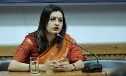 कांग्रेस प्रवक्ता प्रियंका चतुर्वेदी की बेटी कोमनुवादियों ने दी रेप की धमकी, दर्ज हुआ मामला