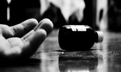 योगी राज: भूख की मार झेल ना पाई तो मां-बेटी ने जहर खाकर किया आत्महत्या, पसरा मातम