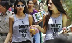 योगीराज: अब कॉलेजों में लड़कियां नहीं पहन सकेंगी जींस-टी-शर्ट, प्रशासन ने जारी किया नया ड्रेस कोड