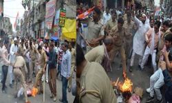 योगीराज में हुआ अमित शाह का पुतला दहन, जानें क्यों मचा है बवाल!