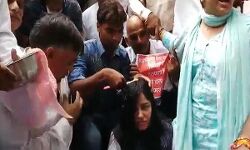 भिक्षक दिवस मना रहे वित्तविहीन शिक्षक, मानदेय की मांग को लेकर कराया मुंडन