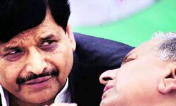 शिवपाल यादव ने नहीं मानी नेताजी की बात, अखिलेश से समझौते का ठुकराया प्रस्ताव! शिवपाल यादव ने नहीं मानी नेताजी की बात, अखिलेश से समझौते का ठुकराया प्रस्ताव!