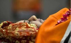 Sushma Swaraj Final Journey: पंचतत्व में विलीन हुईं सुषमा स्वराज, राजकीय सम्मान के साथ दी गई अंतिम विदाई