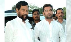 बिहार: उपेंद्र कुशवाह के बाद पासवान ने भी दी ये धमकी, बीजेपी की मुश्किलें बढ़ीं