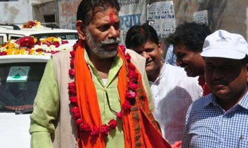 योगीराज: सत्ता के नशे में योगी के मंत्री कहा- मैंने शिक्षामित्रों का ठेका नहीं लिया, मत करो बहस!