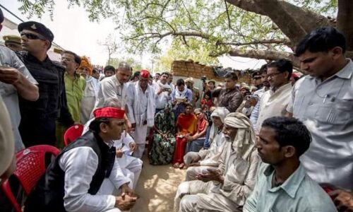 सपा मुखिया अखिलेश यादव का योगी पर ज़बरदस्त हमला, कहा- योगी राज में किसान आत्महत्या करने को हो रहे है मजबूर