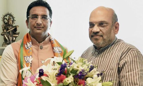 उत्तर प्रदेश: गौरव भाटिया 5 साल सपा की मलाई चाटने से पेट नही भरा, अब बीजेपी की मलाई चाटिये महोदय