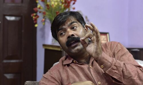 योगीराज:  जब महिला के साथ रंगे हाथों पकड़ा गया बीजेपी नेता,अवैध संबंध का आरोप: देखें वायरल वीडियो वायरल