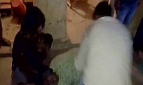 योगीराज में असहाय कानून  व्यवस्था,पुलिस स्टेशन में घुसकर महिला को मारी गोली