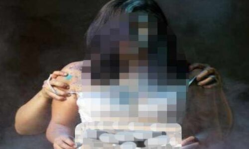 योगीराज: एटा में कलयुगी मां ने दो बेटियों का कराया सामूहिक बलात्कार:जानिए फिर क्या हुआ