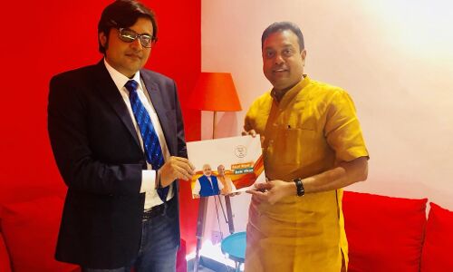 बड़ी खबर:संपर्क फॉर समर्थन के तहत संबित पात्रा ने अर्नब गोस्वामी से की मुलाकात, सोशल मीडिया यूजर्स ने खूब लिए मजे
