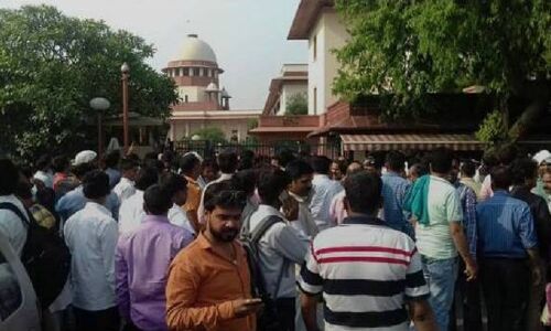 शिक्षा मित्रों के आगे झुकी योगी सरकार, अभी नहीं हटाएगी सरकार, दूसरे विकल्पों पर गौर: पढ़ें पूरी खबर शिक्षा मित्रों के आगे झुकी योगी सरकार, अभी नहीं हटाएगी सरकार, दूसरे विकल्पों पर गौर: पढ़ें पूरी खबर