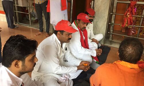 विकास यादव ने पूजा-अर्चना कर मनाया अखिलेश यादव का जन्मदिन