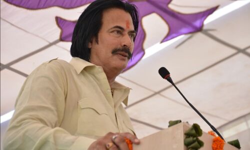आसमान छूती मंहगाई पर भाजपा के मंत्री जनता का उड़ाया मज़ाक, कहा- जनता को खपत कम कर देनी चहिए आसमान छूती मंहगाई पर भाजपा के मंत्री जनता का उड़ाया मज़ाक, कहा- जनता को खपत कम कर देनी चहिए