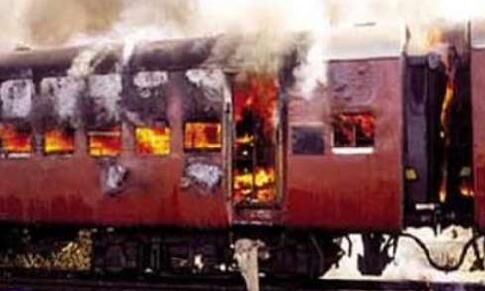 शंकराचार्य निश्चलानंद का मोदी पर हमला: अगर गोधरा काण्ड नहीं हुआ होता तो  मोदी कभी प्रधानमंत्री नहीं बनते