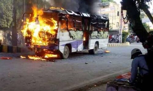 इलाहाबाद यूनिवर्सिटी में चले देसी बम:पढ़ें पूरी खबर