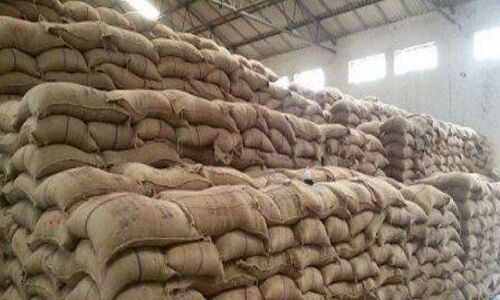 जमाखोरों पर योगी सरकार की सख्ती  बहराइच के गोदाम से 6,111 क्विंटल चावल सीज