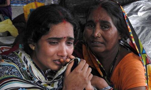 गोरखपुर बच्चों की हत्या: गनीमत है कि प्रेतात्मा का साया नहीं बताया सरकार ने!