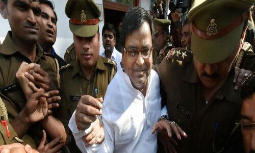 गैंगरेप मामले में अखिलेश सरकार के मंत्री प्रजापति समेत 6 आरोपियों पर आरोप तय:पढ़ें पूरी खबर