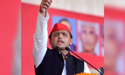 बेरोज़गारों के समर्थन में अखिलेश बोले, सत्ता के अहंकार में डूबी बीजेपी सरकार बेरोजगारों का कर रही अपमान