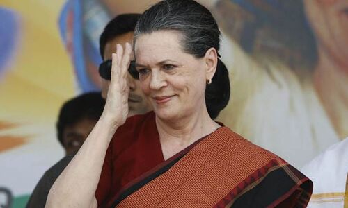 राहुल की अनुपस्थिति में सोनिया संभाल रहीं भारत बंद की कमान राहुल की अनुपस्थिति में सोनिया संभाल रहीं भारत बंद की कमान