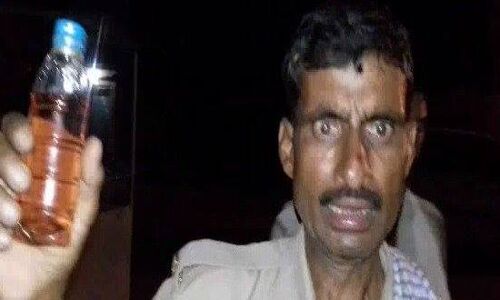 नशे में टल्ली सिपाही का बवाल, बोला मैं किसी योगी को नहीं जानता: जानिए कहाँ की है घटना