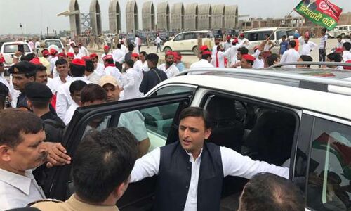 अभी-अभी: अखिलेश यादव उन्नाव में गिरफ्तार लखनऊ से औरैया जा रहे थे! जानिए क्या है मामला