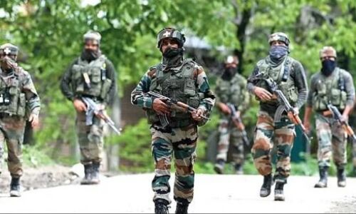जम्मू-कश्मीर: आतंकियों के निशाने पर पुलिसकर्मियों का परिवार, दो दिनों में 7 लोगों का अपहरण, हाई अलर्ट जारी