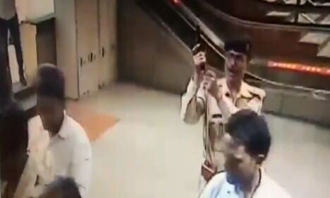 दिल्ली: CISF जवान ने आजादपुर मेट्रो स्टेशन पर की हवाई फायरिंग, देखिए वीडियो